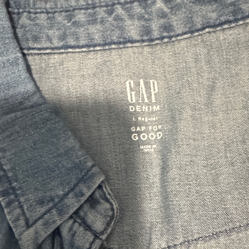 GAP Classic Blue Denim Shirt - Picture 2 of 2
